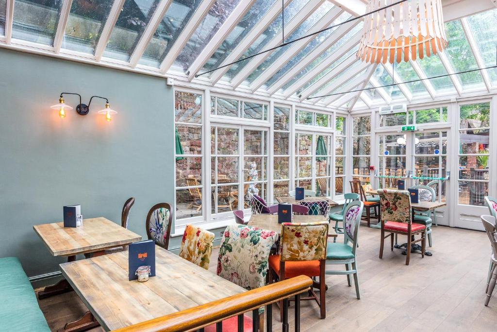 City Gate - Resim 42