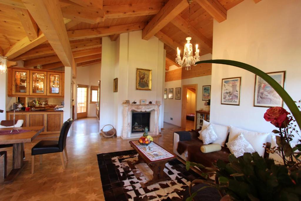 Fotografie z fotogalerie ubytování Chalet Du Mont v destinaci Chateau-d'Oex