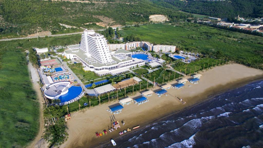Pohľad z vtáčej perspektívy na ubytovanie Palm Wings Ephesus Beach Resort - Ultra All Inclusive