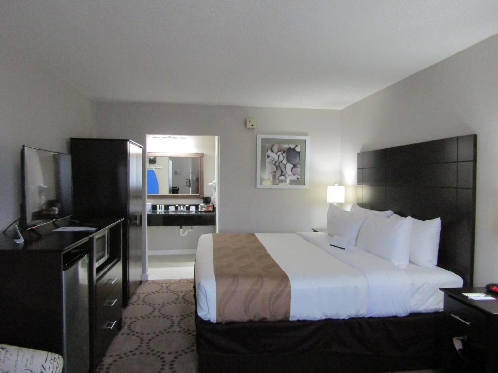Quality Inn & Suites Kissimmee by The Lake - Salle King Standard - Non-fumeur