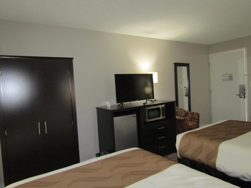 Quality Inn & Suites Kissimmee by The Lake - Salle De Vue Sur Le Lac Avec Deux Lits Doubles - Non-fumeur