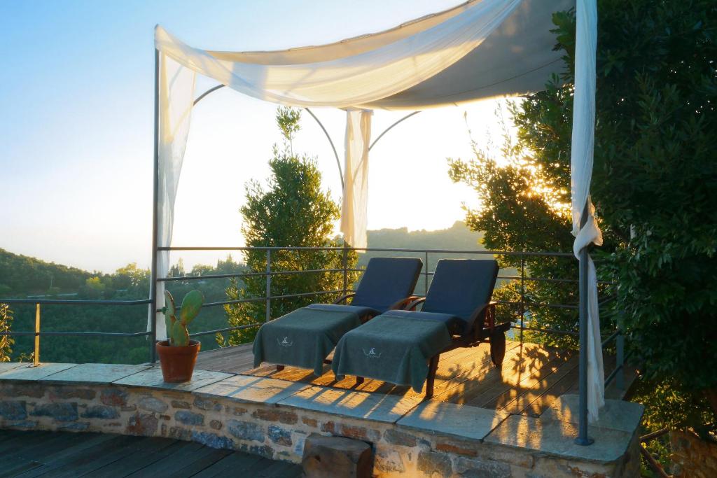 Balkón nebo terasa v ubytování Sakali Mansion