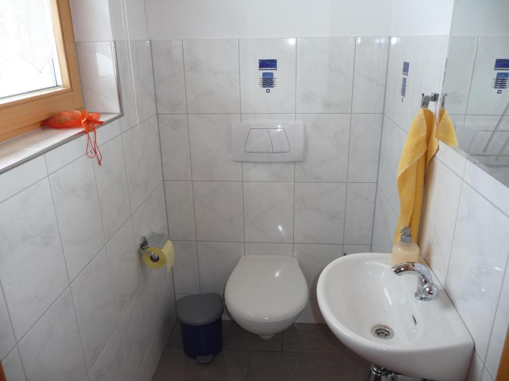 Koupelna v ubytování Gästehaus Lutz