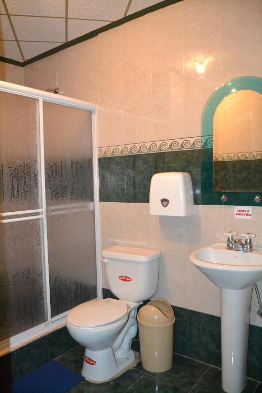 Koupelna v ubytování Mashy´s Hostal