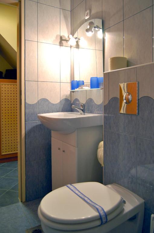 Koupelna v ubytování Aphrodite Hotel