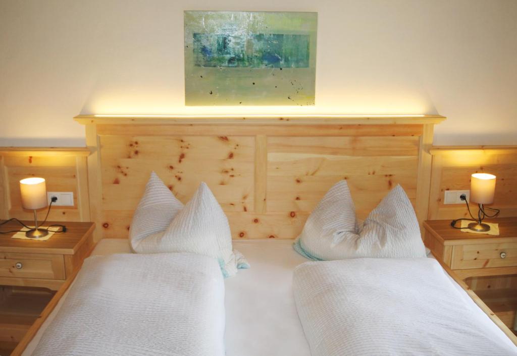 Postel nebo postele na pokoji v ubytování Appartments Neuhof
