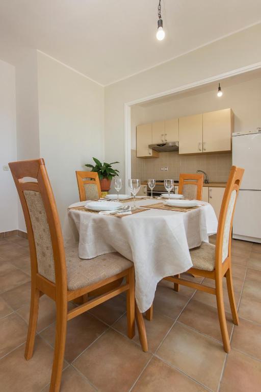 Kuchyňa alebo kuchynka v ubytovaní Bulat Sea View Apartments