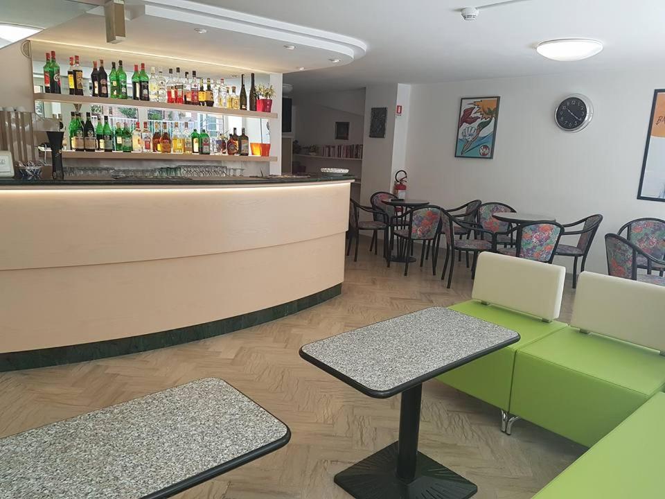 Nápoje v ubytování Hotel Tre Assi