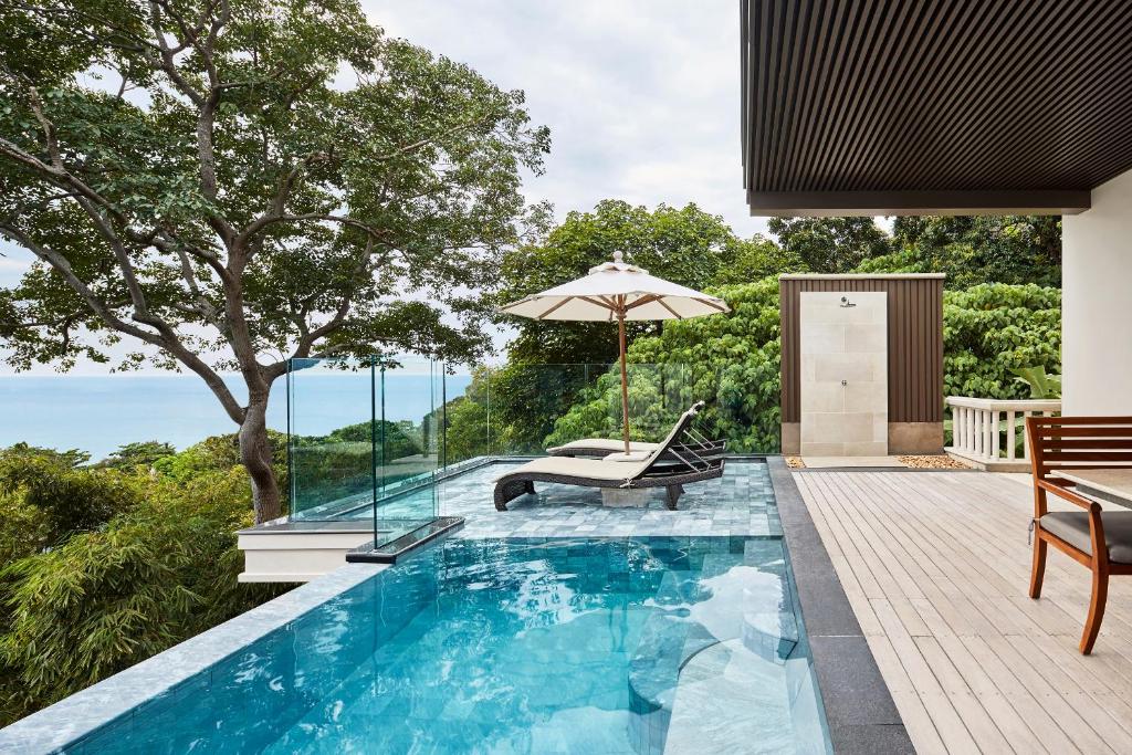 Bazén v ubytování Trisara Villas & Residences Phuket nebo v jeho okolí