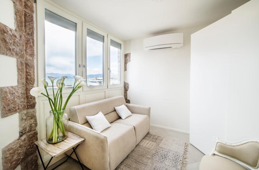Riviera Carducci Rooms - Camera Doppia Con Vista Sul Lago