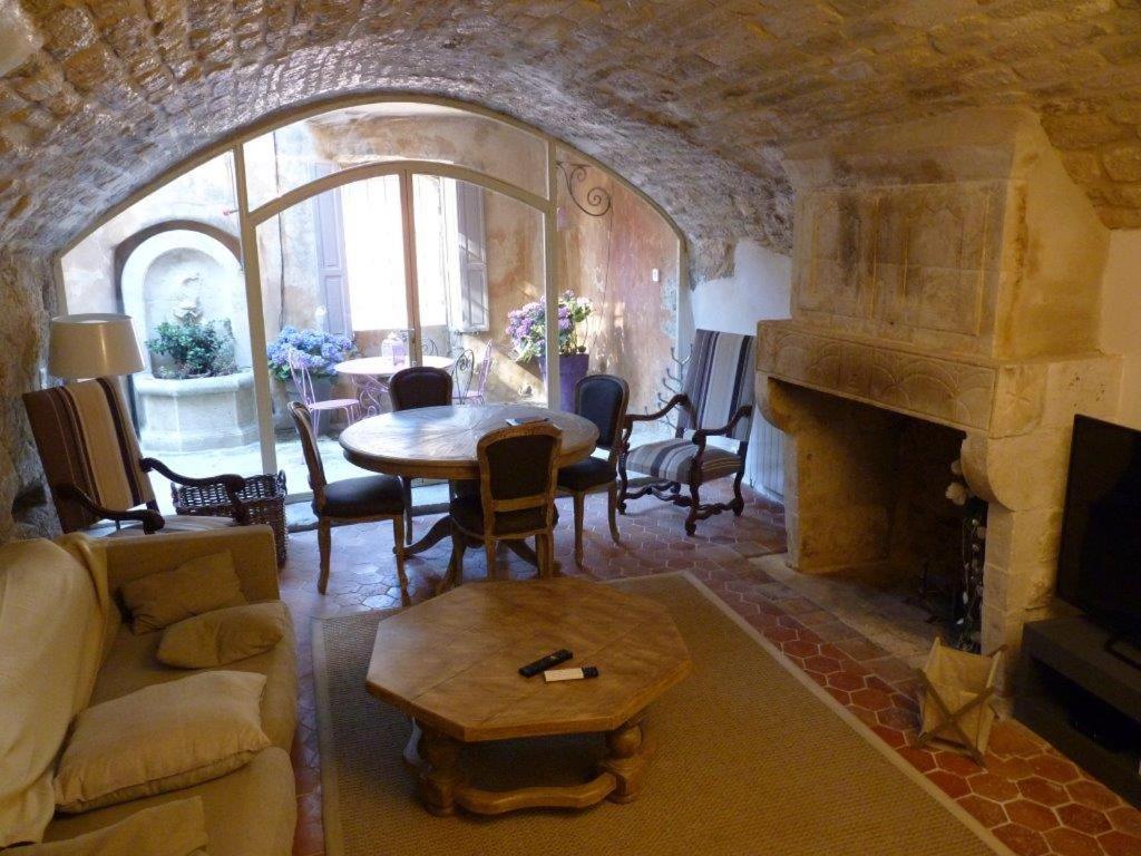 Maison d'artiste à Bonnieux photo photo 4