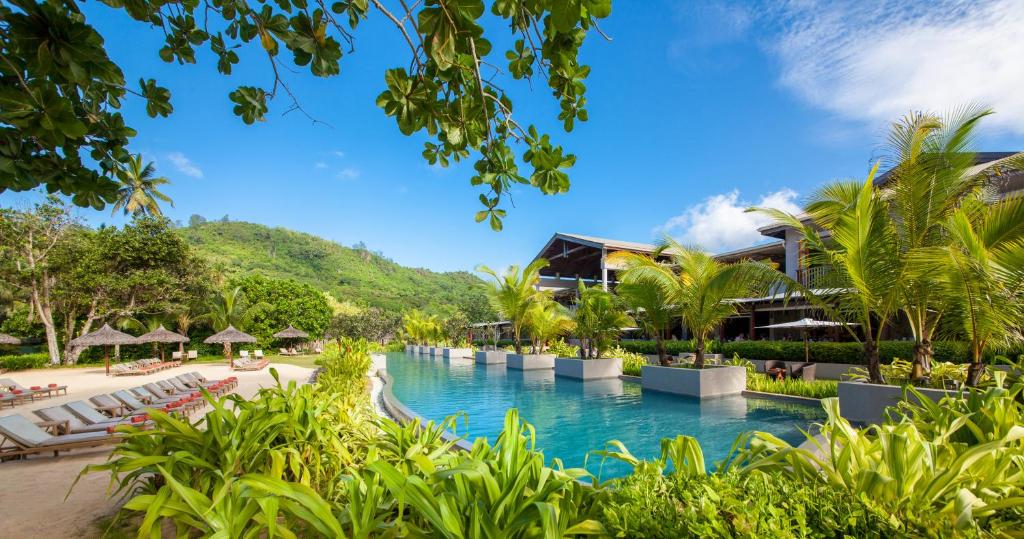 Bazén v ubytování Kempinski Seychelles Resort nebo v jeho okolí
