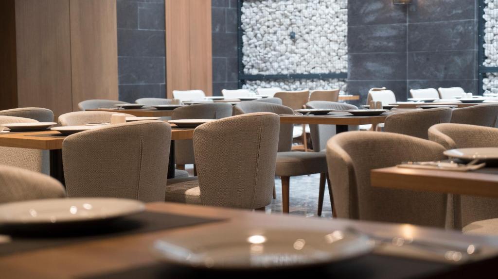 A seating area at Yuksel Istanbul Yenikapı Hotel