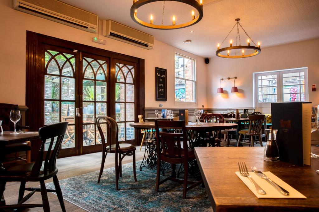 City Gate - Resim 40