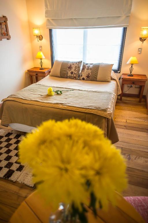 Uma cama ou camas num quarto em Weisserhaus