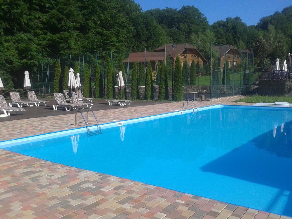 Bazén v ubytování Erney Laz Hotel nebo v jeho okolí