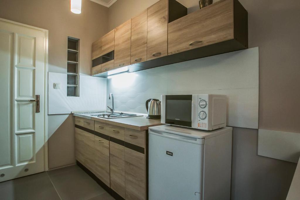 Kuhinja ili čajna kuhinja u objektu Jázmin Apartman