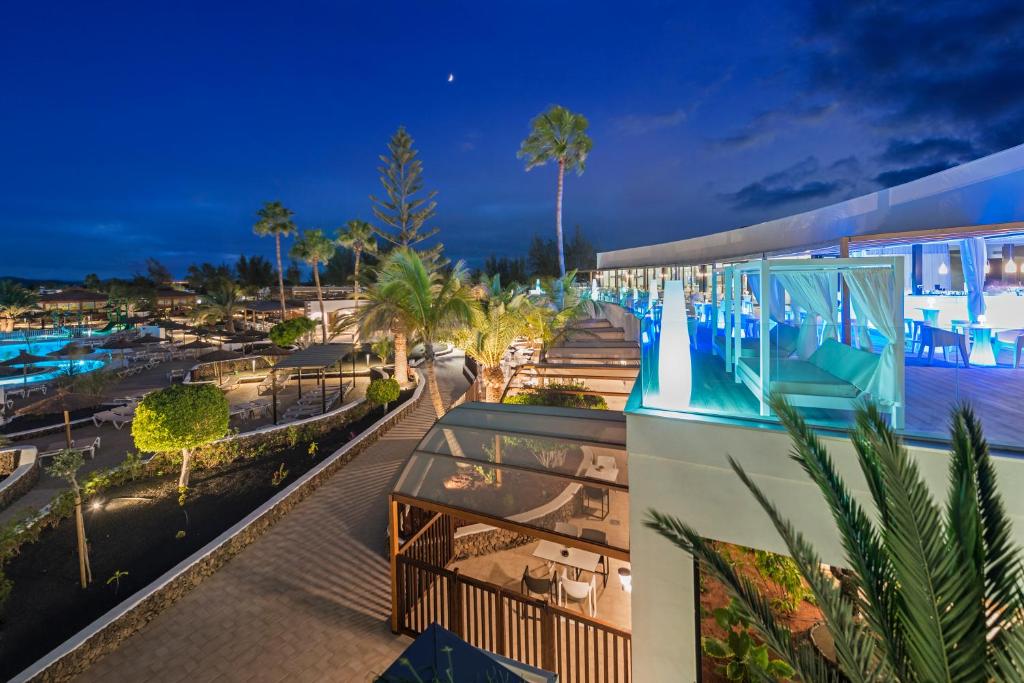 Bazén v ubytování Elba Premium Suites - Adults Only nebo v jeho okolí