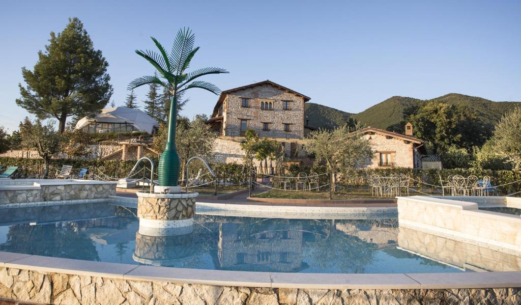 Bazén v ubytování La Castellaia Resort nebo v jeho okolí