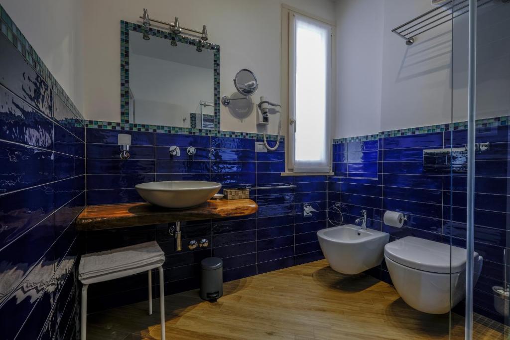 Koupelna v ubytování L'Orizzonte Relais Sirolo