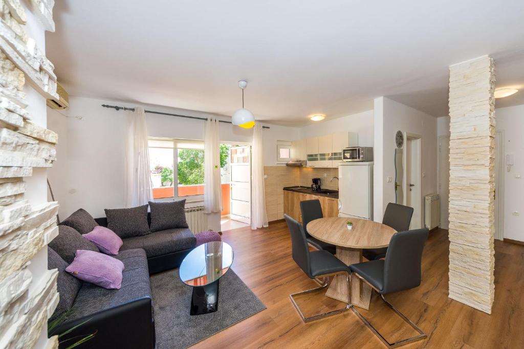 Kuchyň nebo kuchyňský kout v ubytování Apartment Simoni ZD