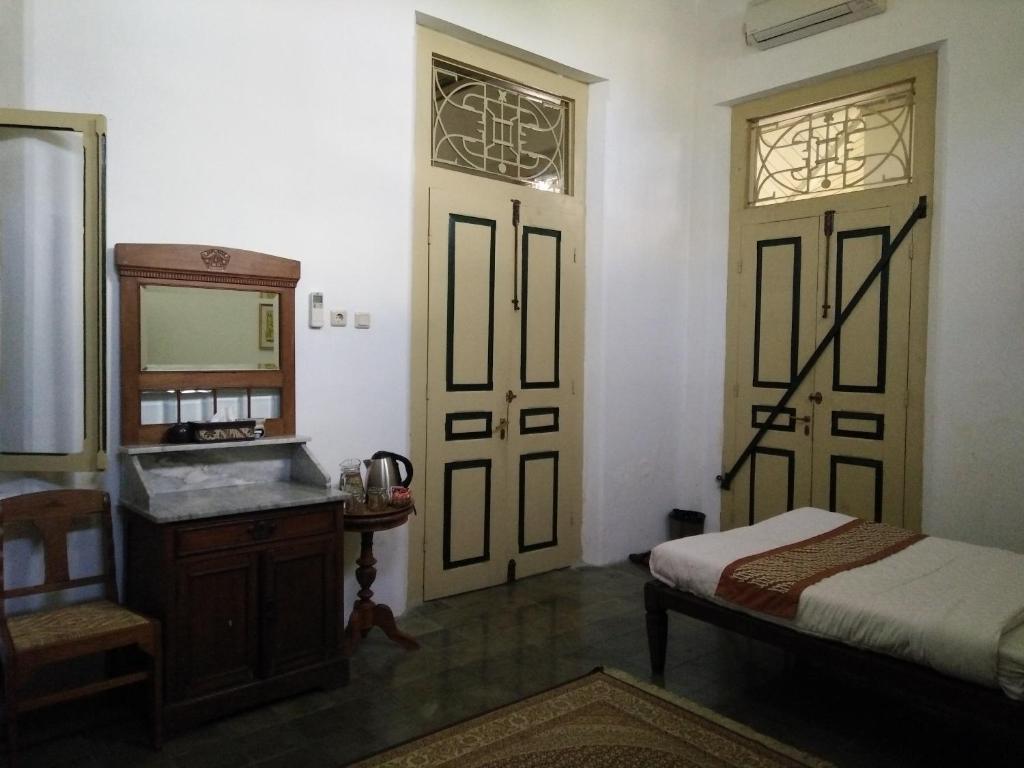 nDalem Natan Royal Heritage - Family Room