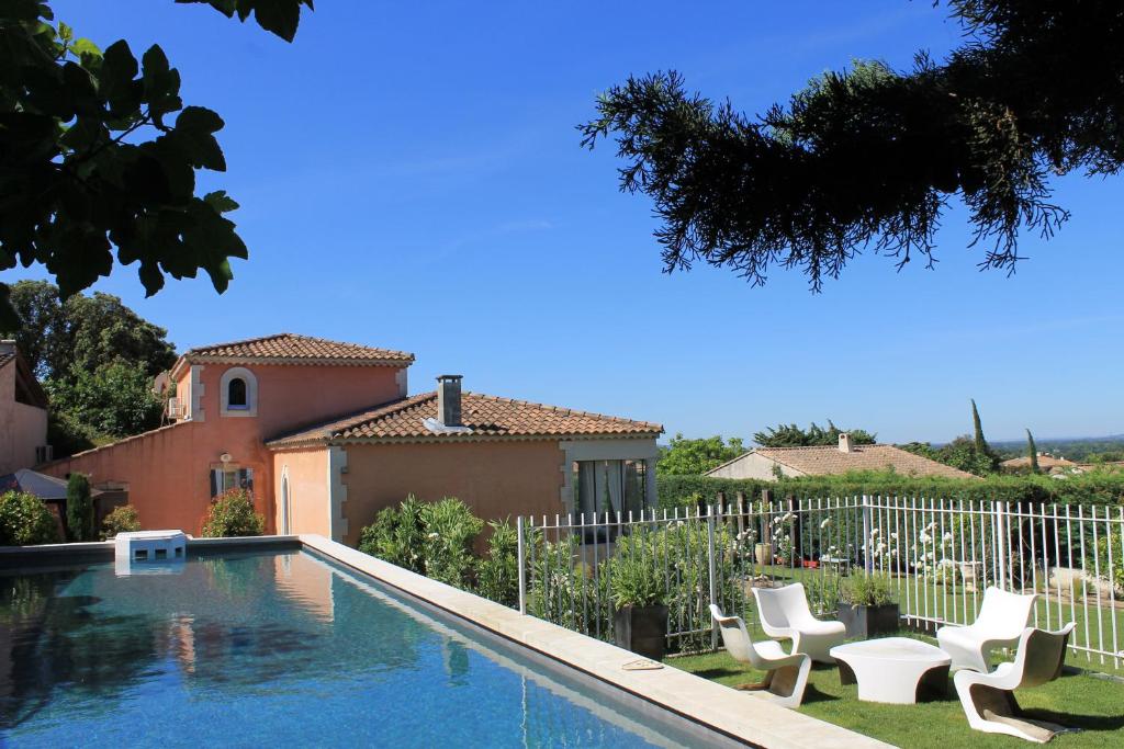 Swimmingpoolen hos eller tæt på La Villa Ocre