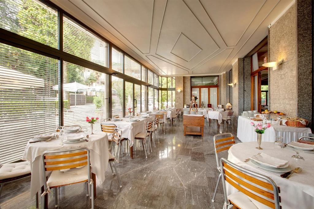 Restaurace v ubytování Hotel Beau Rivage