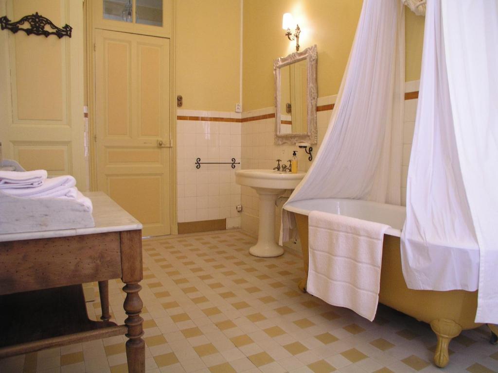 Koupelna v ubytování Chambres d'Hôtes-Château Constant