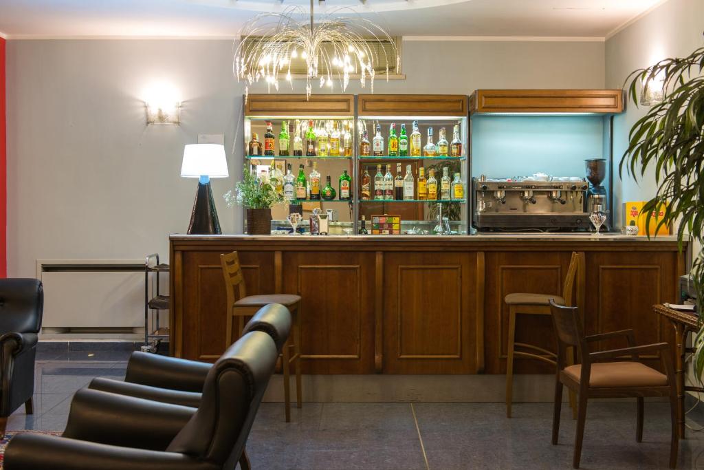 Lounge nebo bar v ubytování Royal Hotel