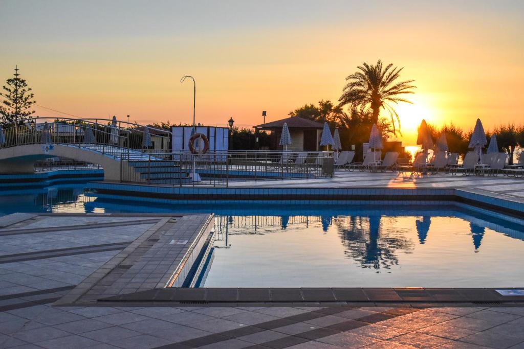 Basen w obiekcie Creta Star Hotel - Adults Only lub w pobliżu