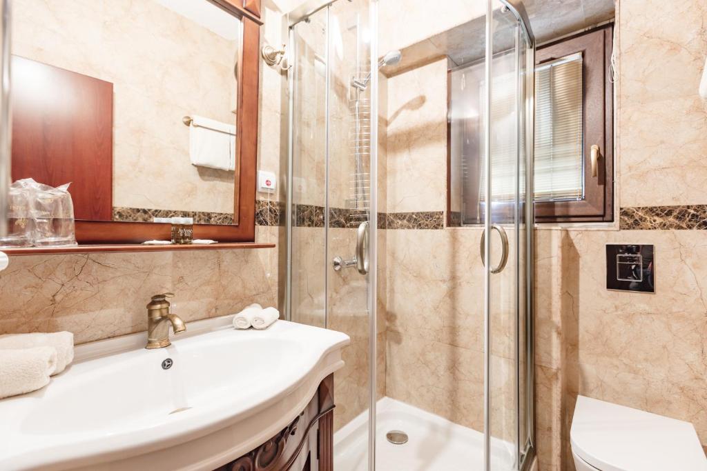 Koupelna v ubytování Hotel Senigallia