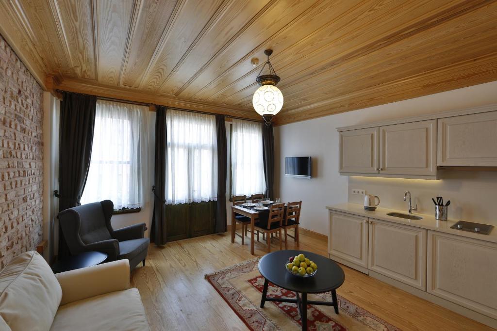 Posezení v ubytování Catirga Konak Apartments
