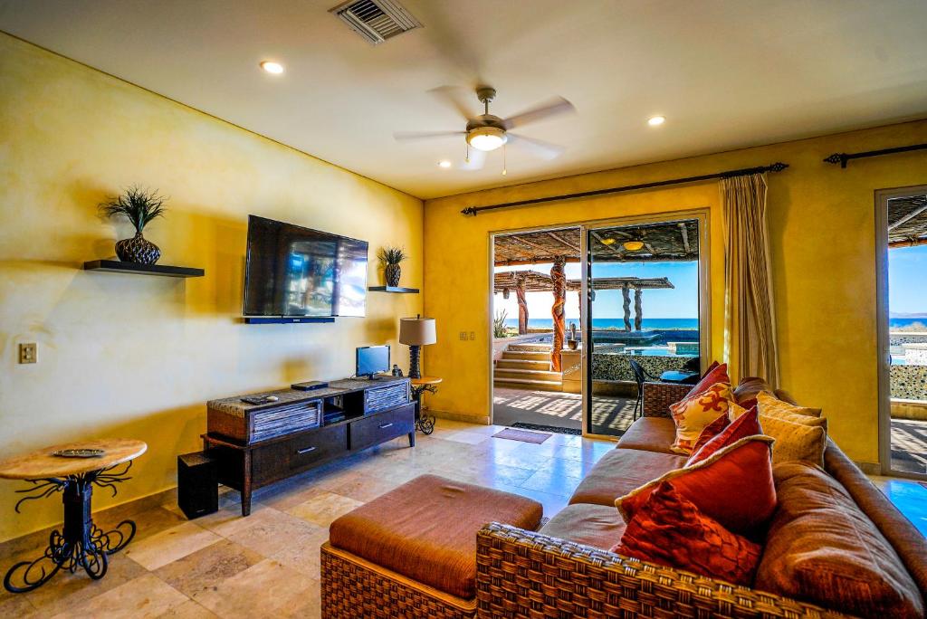 Villa Estrella de Mar - Oceanfront Properties