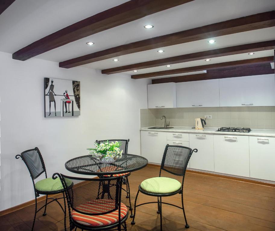 امکانات Exquisite Two Bedroom Apartment With a Mezzanine - تصویر ۴
