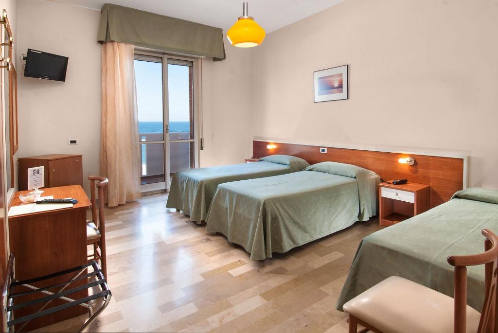 Hotel Continental Fano - Triple Room