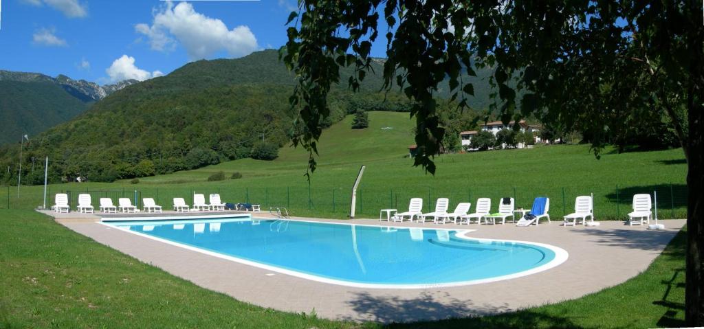 Bazén v ubytování Hotel Colomber nebo v jeho okolí