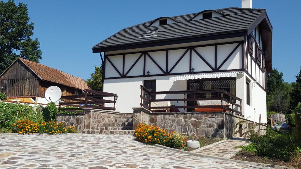 La Bunica - Maison De Quatre Chambres