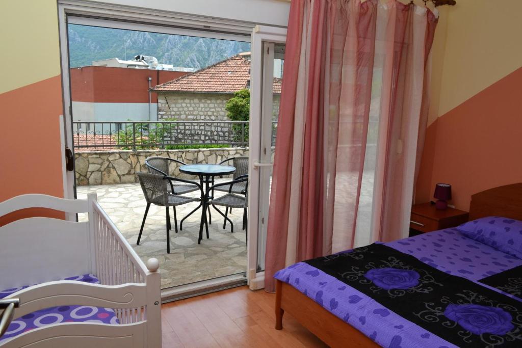 Foto Kotoris asuva majutusasutuse Apartments Villa Marta - Begovic galeriist