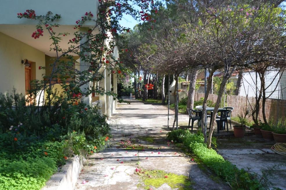 Ogród w obiekcie Vacanze Sardegna Mare San Giovanni Posada