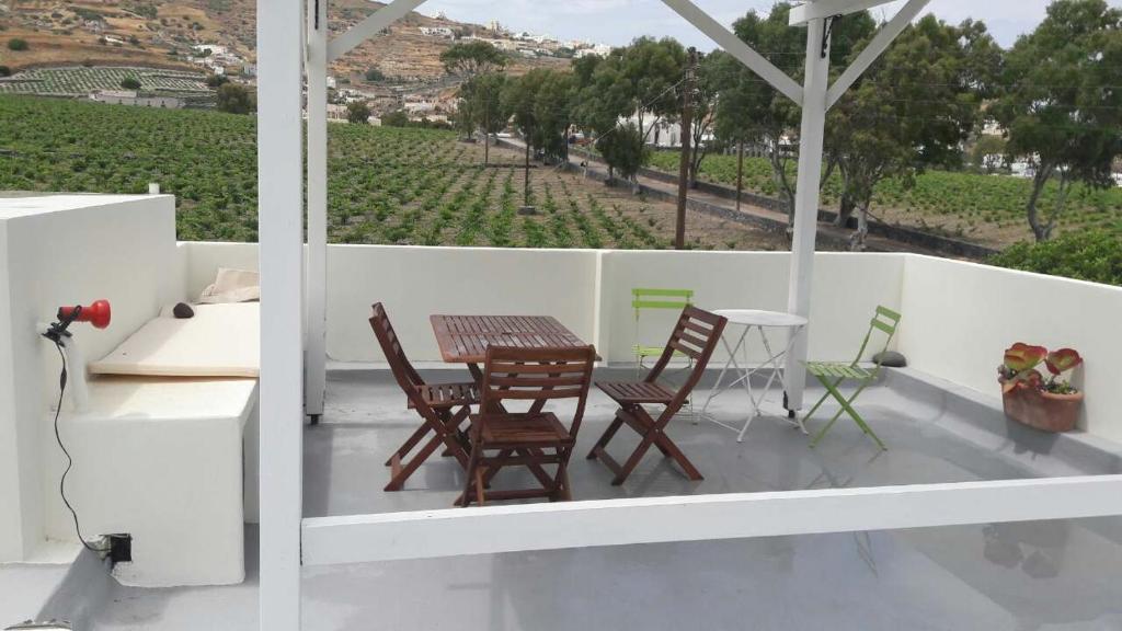 Μπαλκόνι ή βεράντα στο Cosy studio in Santorini