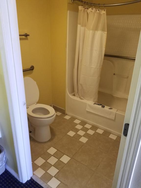 Americas Best Inn - Savannah I-95 photo