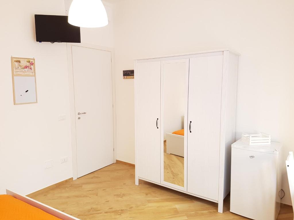 A television and/or entertainment centre at B&B Verdearancio