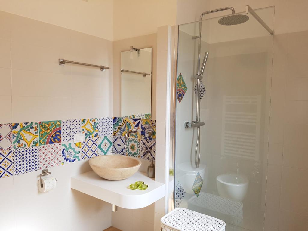 A bathroom at B&B Verdearancio