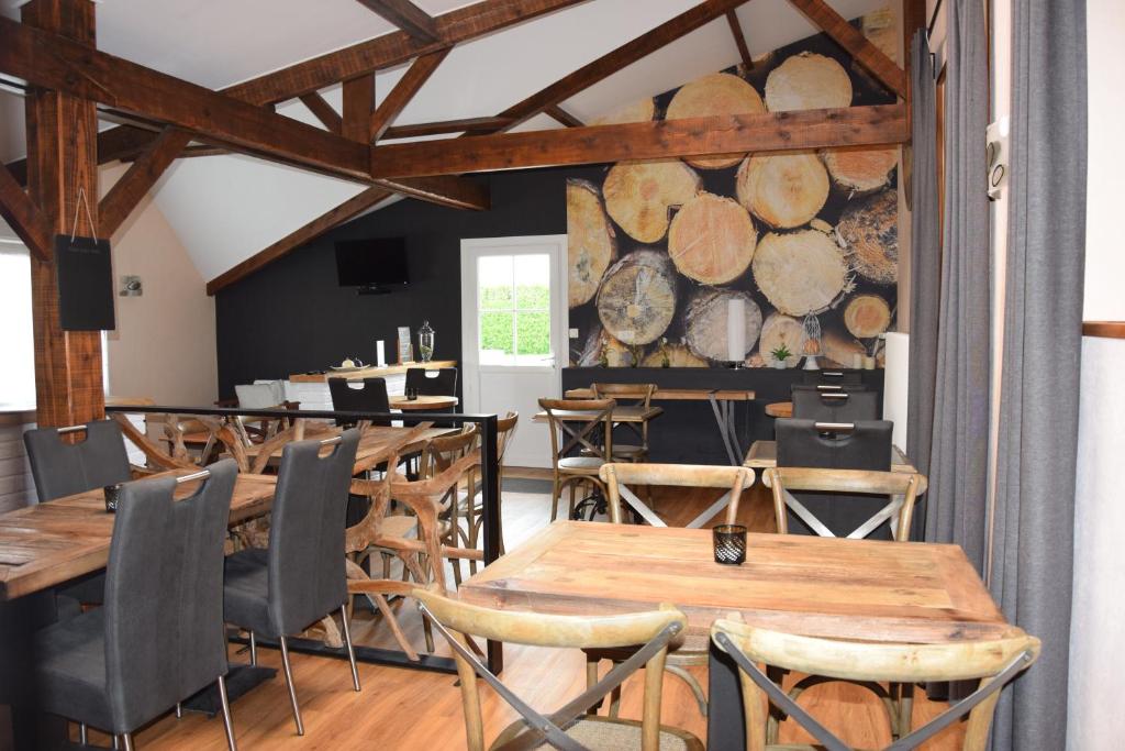Restaurace v ubytování Les Portes Du Hable