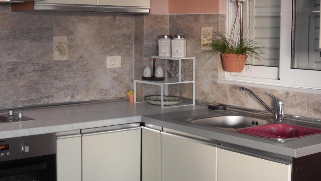 Jelena's Luxury Apartments - Image 3