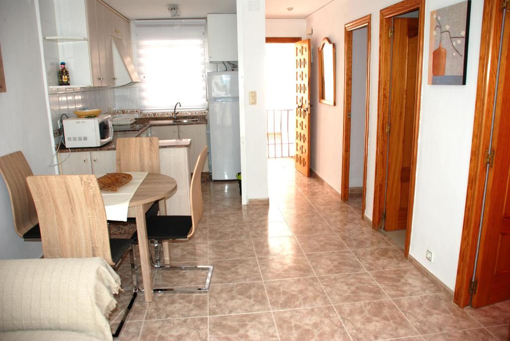 Kuchyňa alebo kuchynka v ubytovaní Apartamentos Inter Gandia Playa