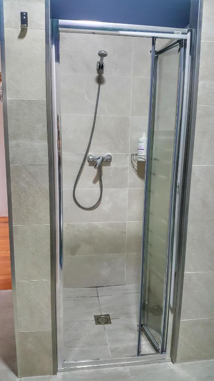A bathroom at Cruces de Iria