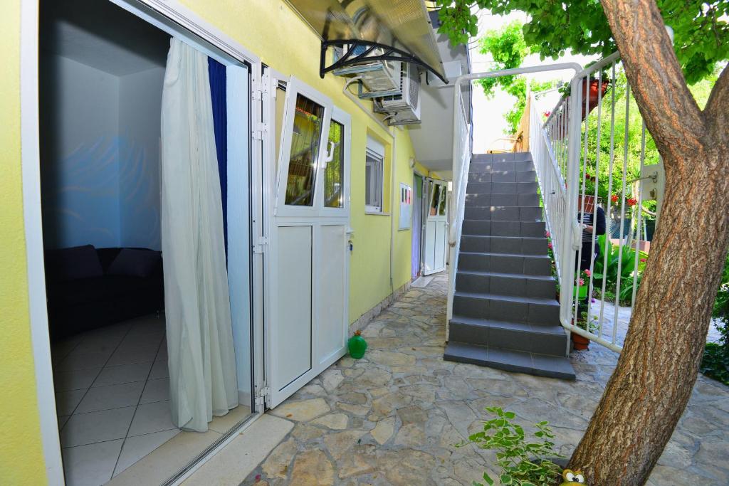 Apartments Veky 3 - 1