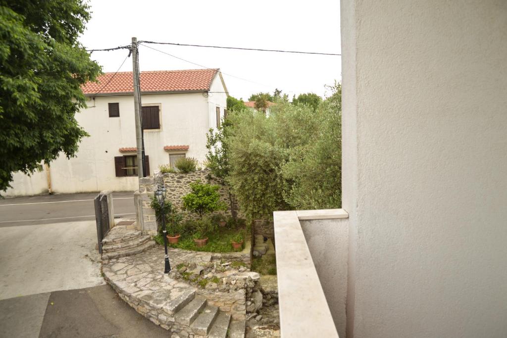 Ogród w obiekcie Latmo Apartment Zadar